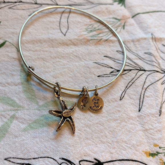 ALEX AND ANI Starfish and Pearl Charm Bangle - Picture 2 of 2